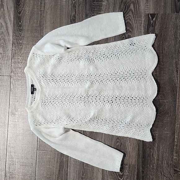 🦜 Premise Studio scalloped Sweater 🦜 - Picture 1 of 4
